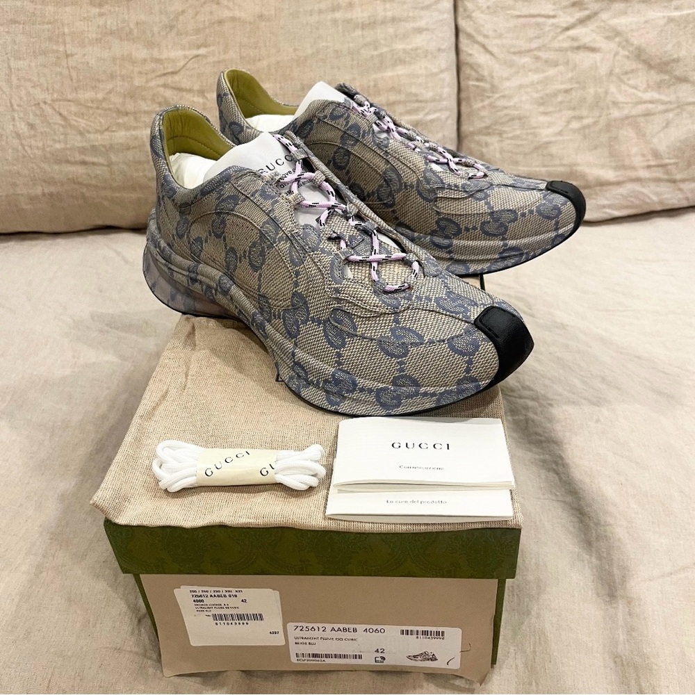 $1250 Gucci GG-Logo Monogram Supreme Canvas Run Sneaker, 42